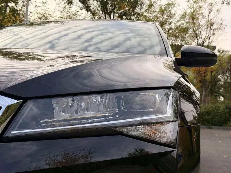 Skoda Superb — фото 2