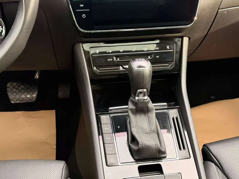 Skoda Superb — фото 23