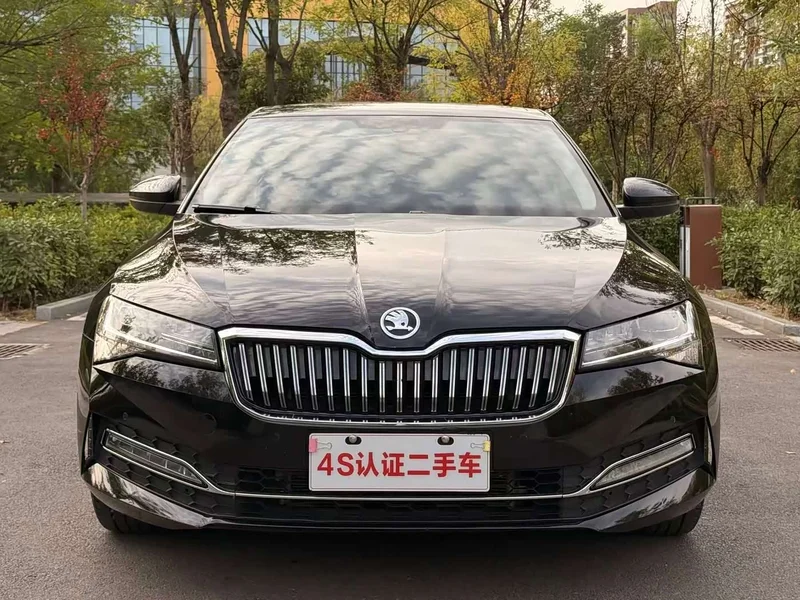 Skoda Superb — фото 3