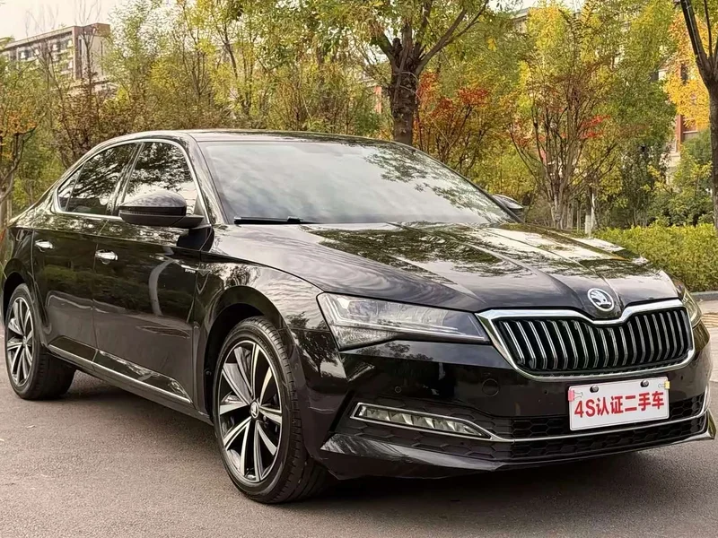 Skoda Superb — фото 4