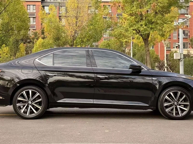 Skoda Superb — фото 5