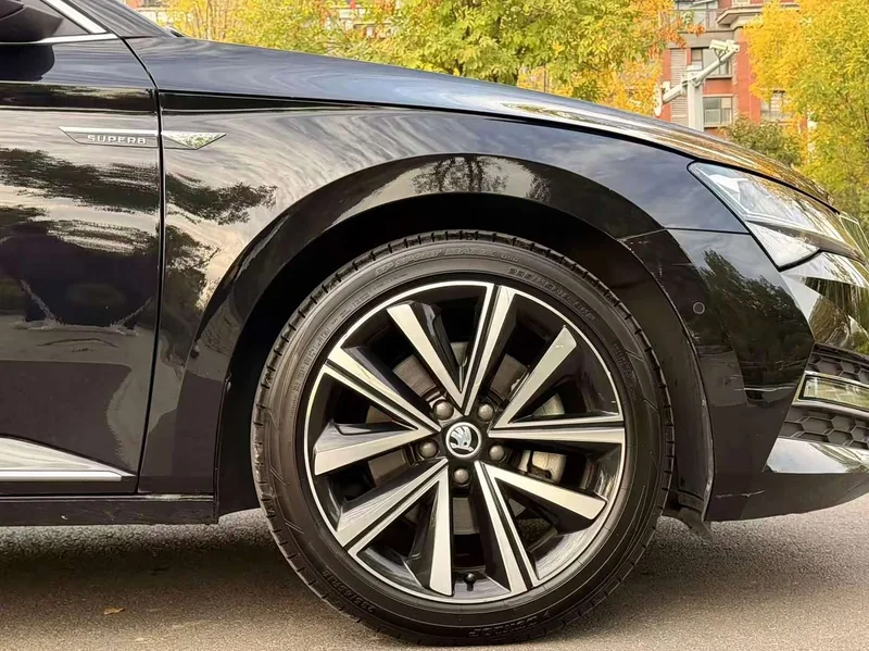 Skoda Superb — фото 6