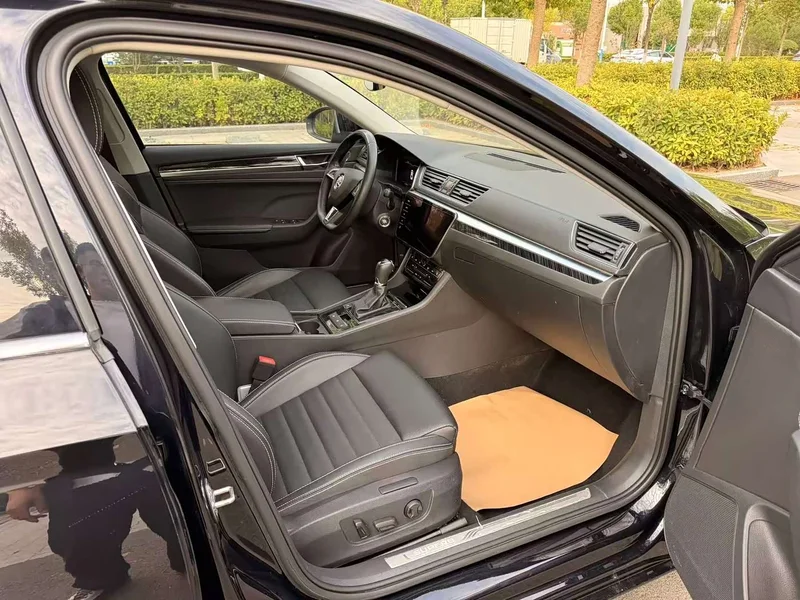 Skoda Superb — фото 7