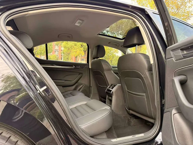 Skoda Superb — фото 9