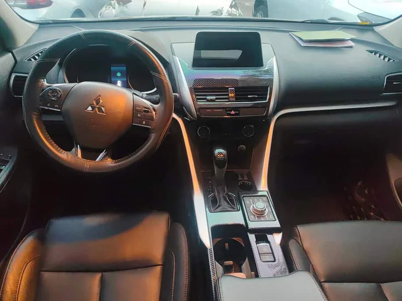 Mitsubishi Eclipse Cross — фото 12