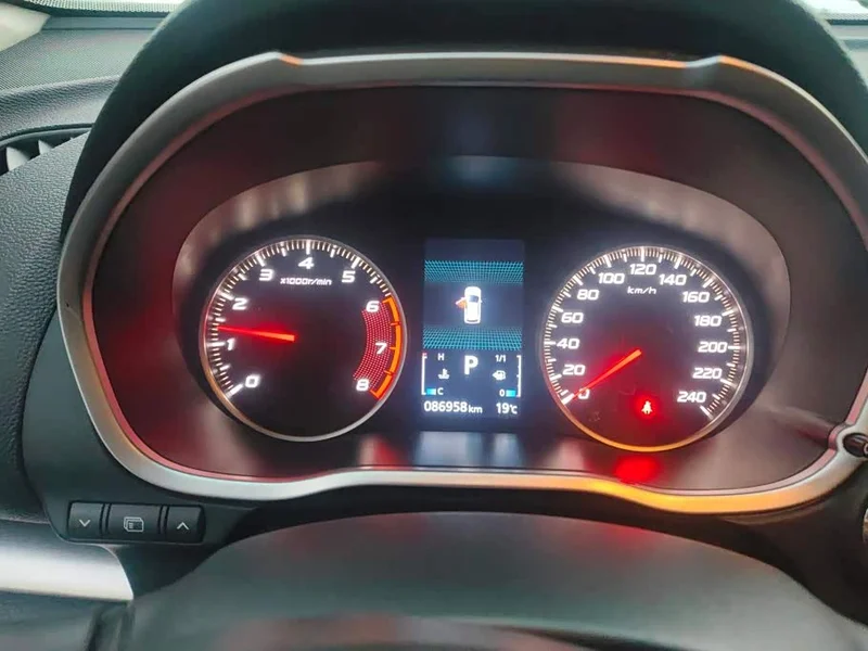 Mitsubishi Eclipse Cross — фото 14