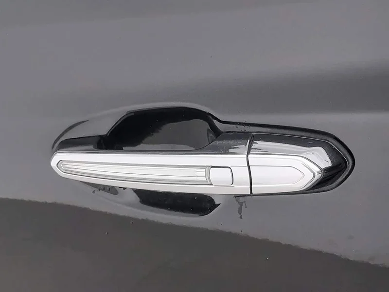 Cadillac XT5 — фото 18