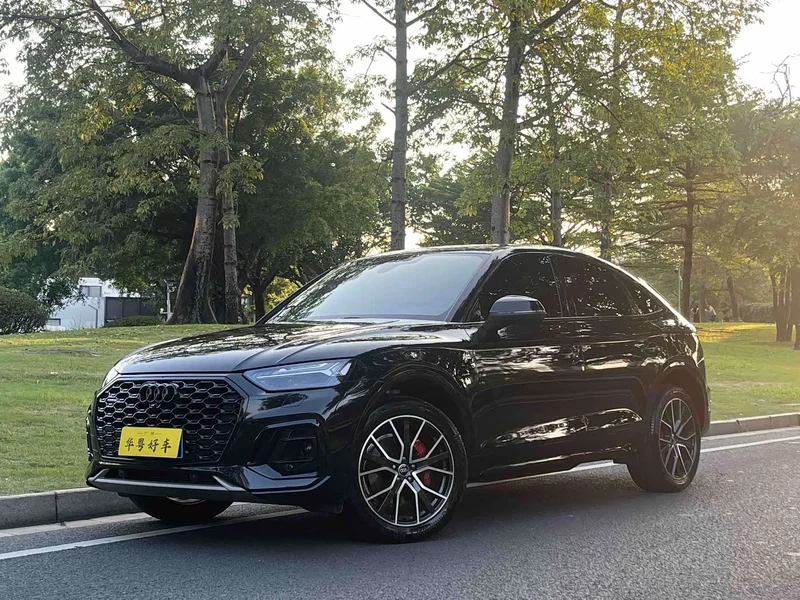 Audi Q5L Sportback — фото 1