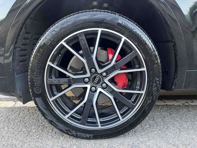 Audi Q5L Sportback — фото 27