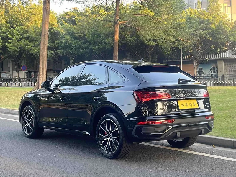 Audi Q5L Sportback — фото 5