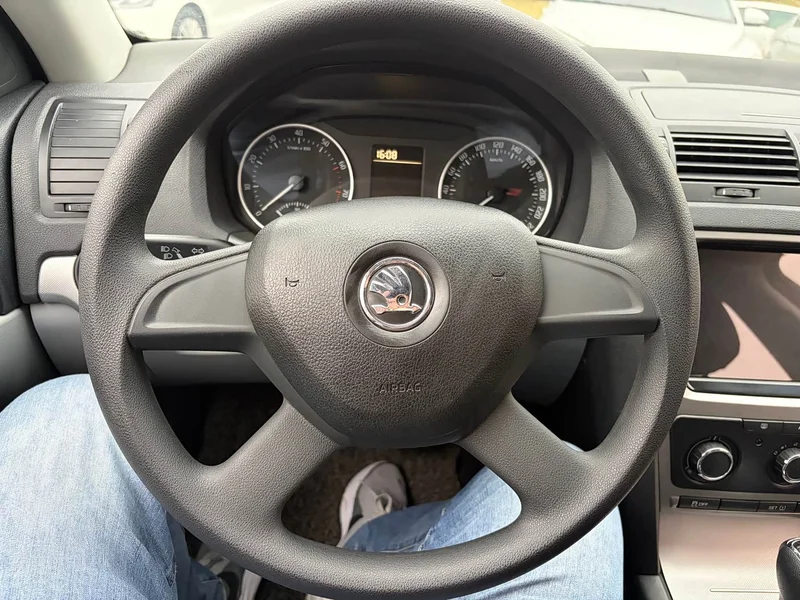 Volkswagen Octavia — фото 17