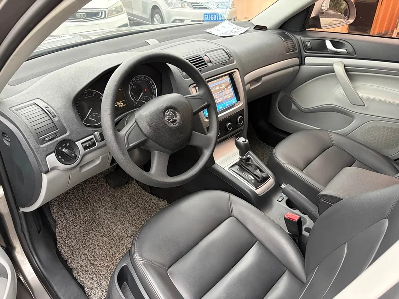 Volkswagen Octavia — фото 8