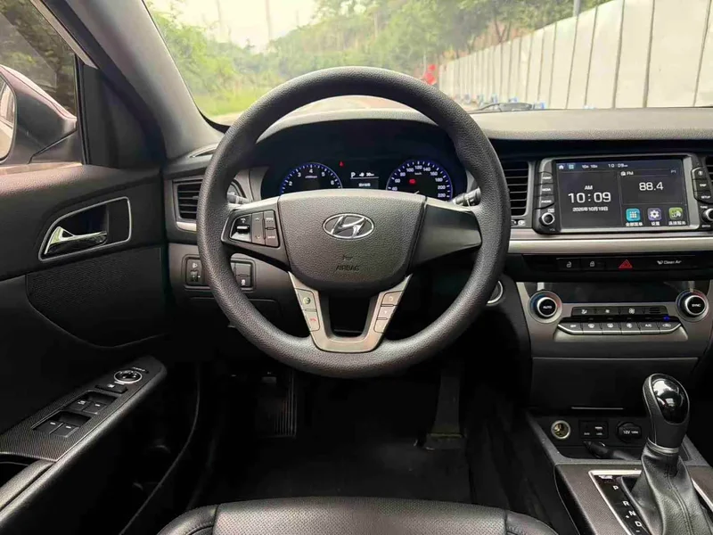Hyundai Mistra — фото 6
