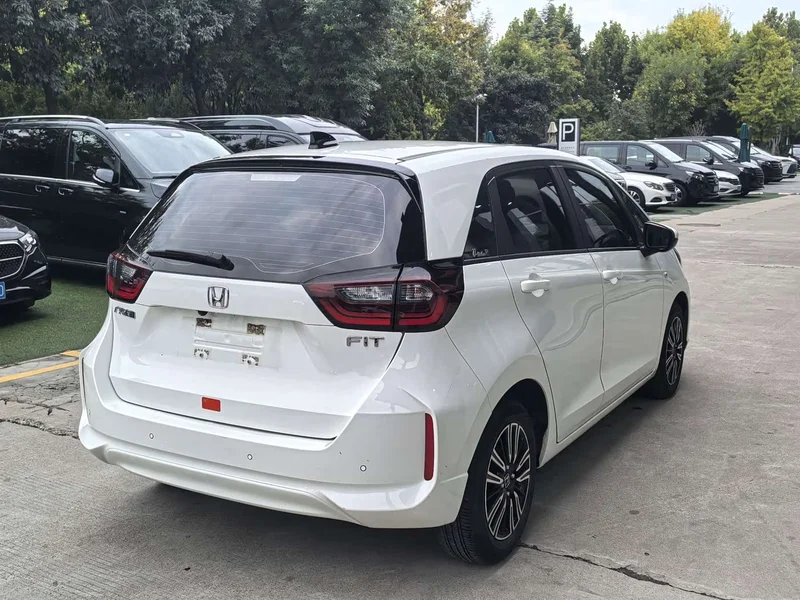 Honda Fit — фото 4