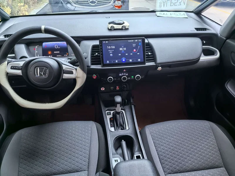 Honda Fit — фото 6