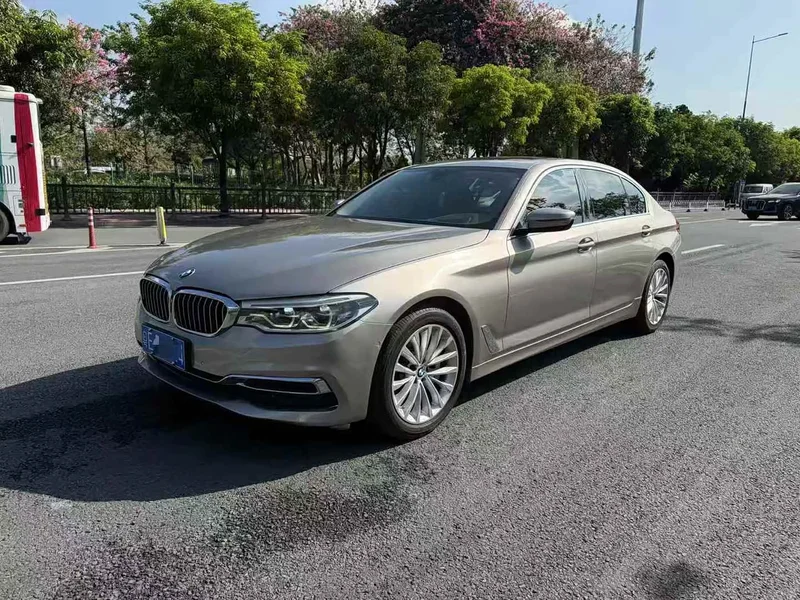 BMW 5-Series — фото 1