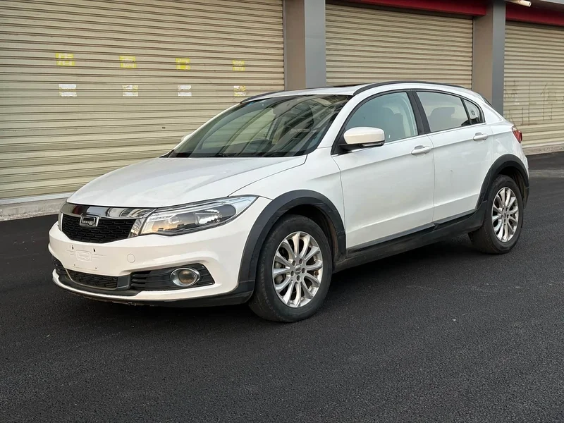 Qoros 3 — фото 1