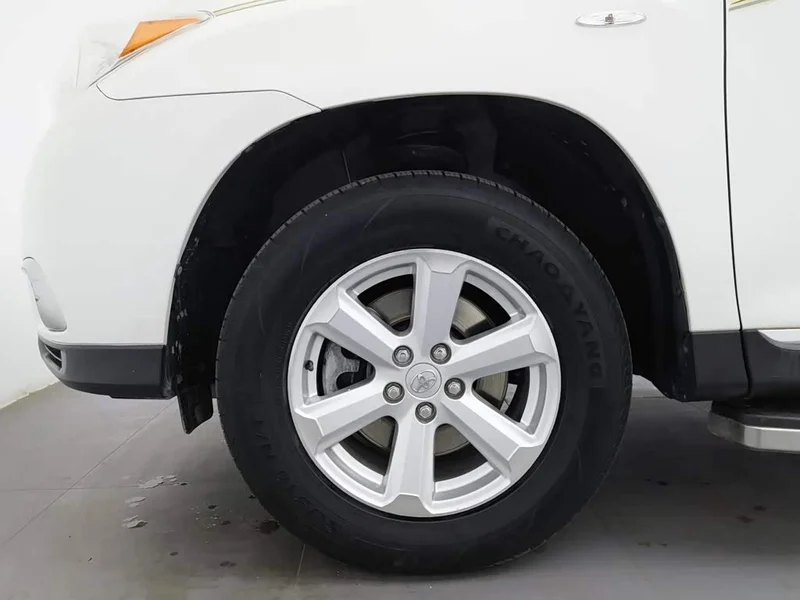 Toyota Highlander — фото 17