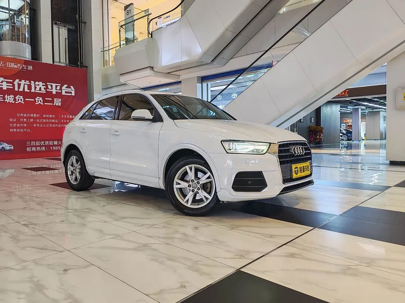 Audi Q3 — фото 1