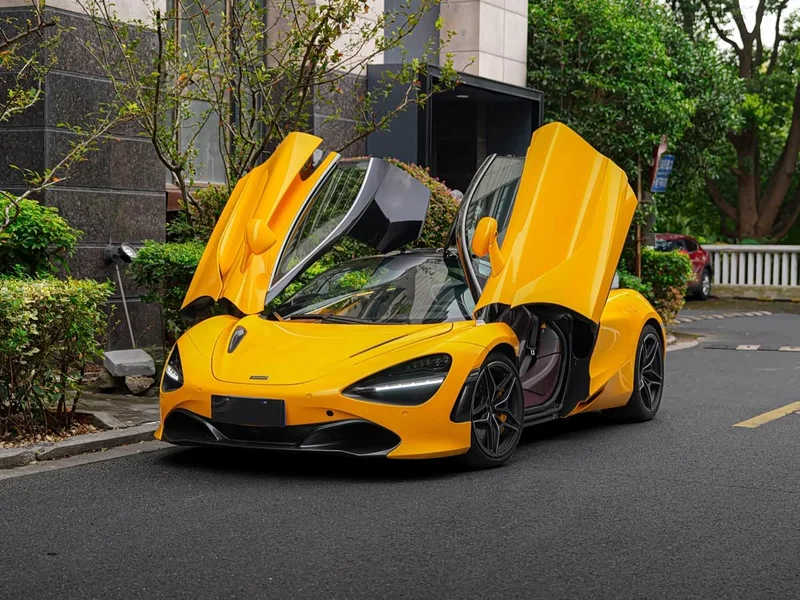 McLaren 720S — фото 1