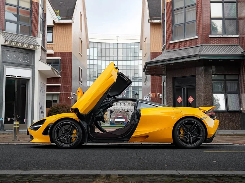 McLaren 720S — фото 10