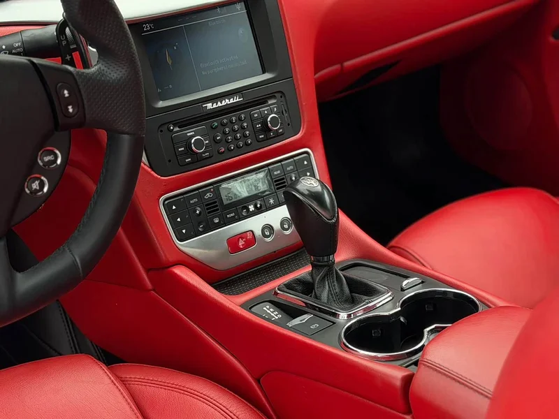 Maserati GranTurismo — фото 12
