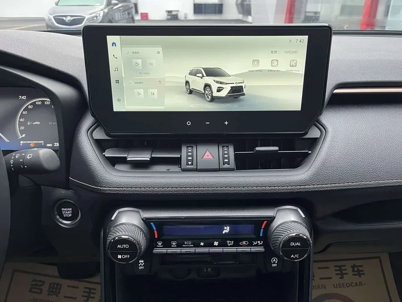 Toyota Wildlander — фото 10