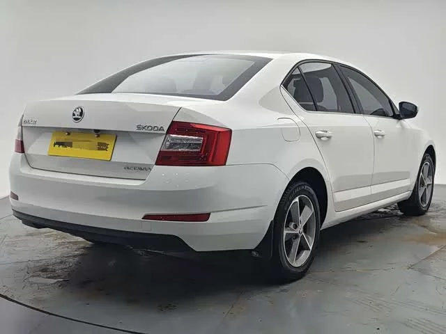 Volkswagen Octavia — фото 4