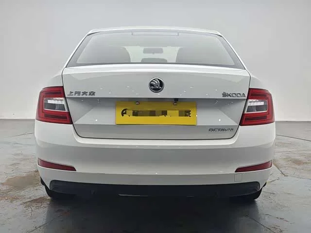 Volkswagen Octavia — фото 5