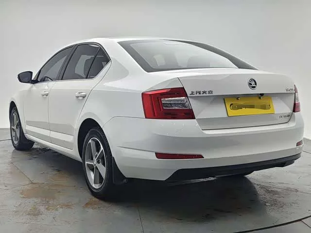 Volkswagen Octavia — фото 6