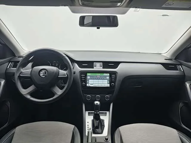 Volkswagen Octavia — фото 7