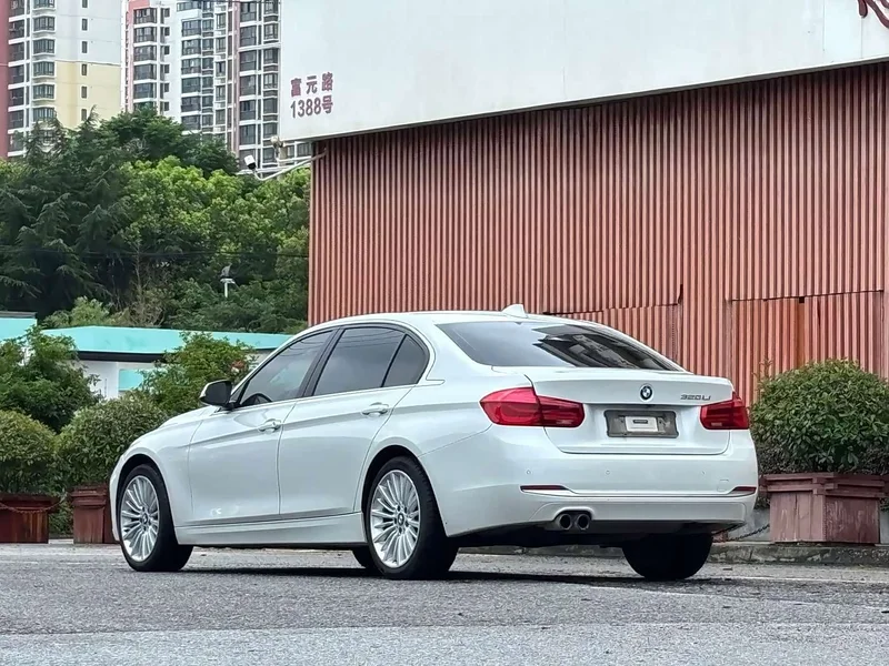 BMW 3-Series — фото 11