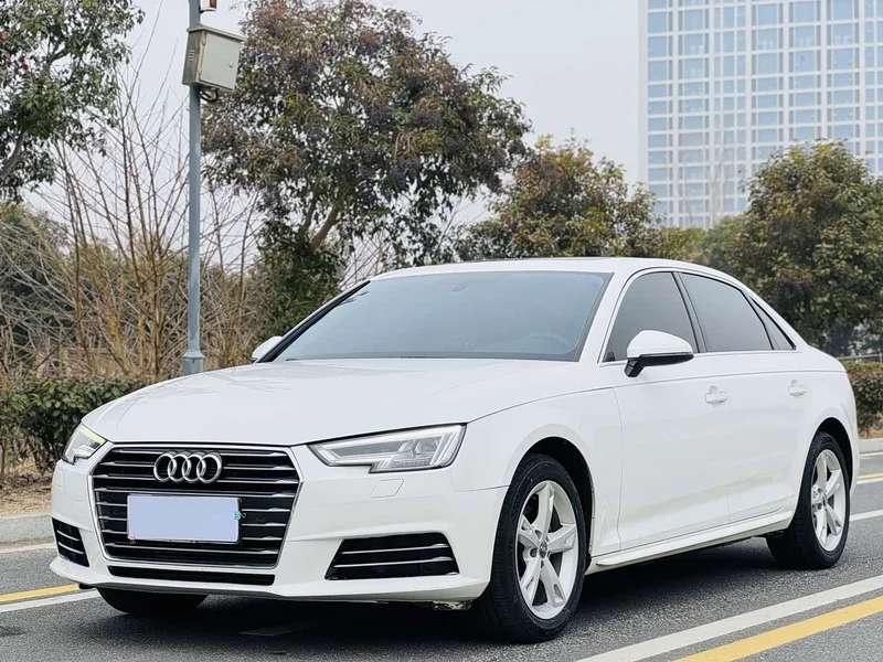 Audi A4L — фото 2