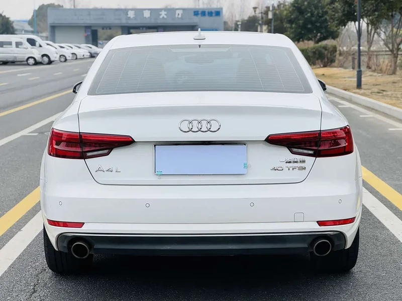 Audi A4L — фото 10