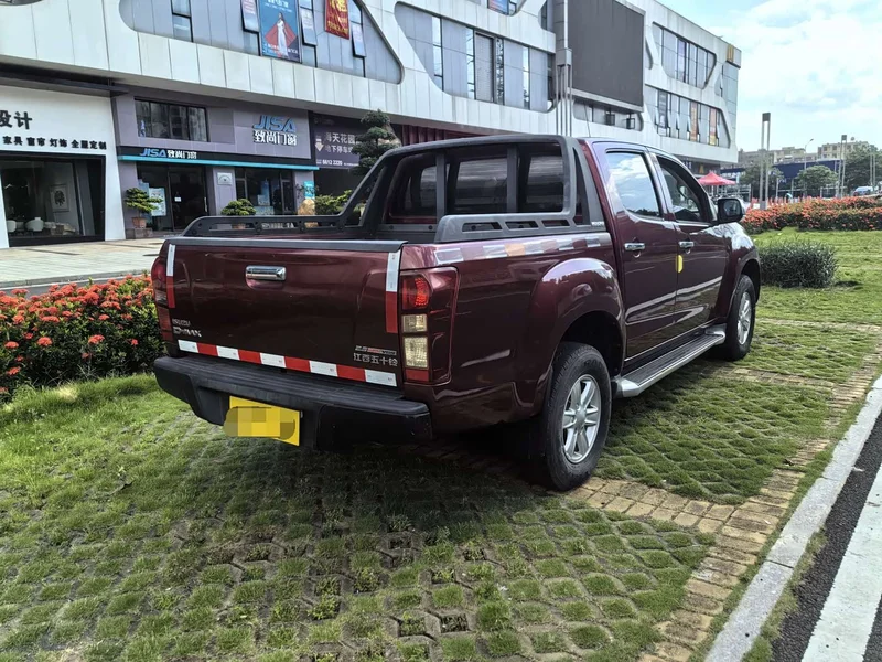Isuzu D-MAX — фото 4