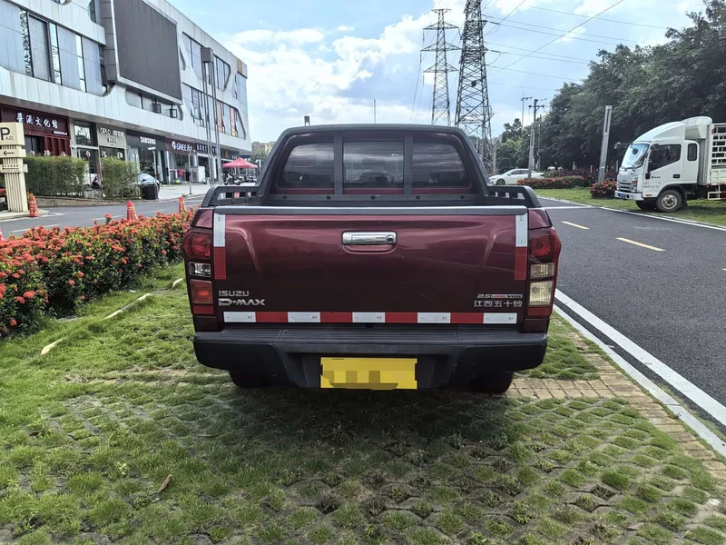 Isuzu D-MAX — фото 5