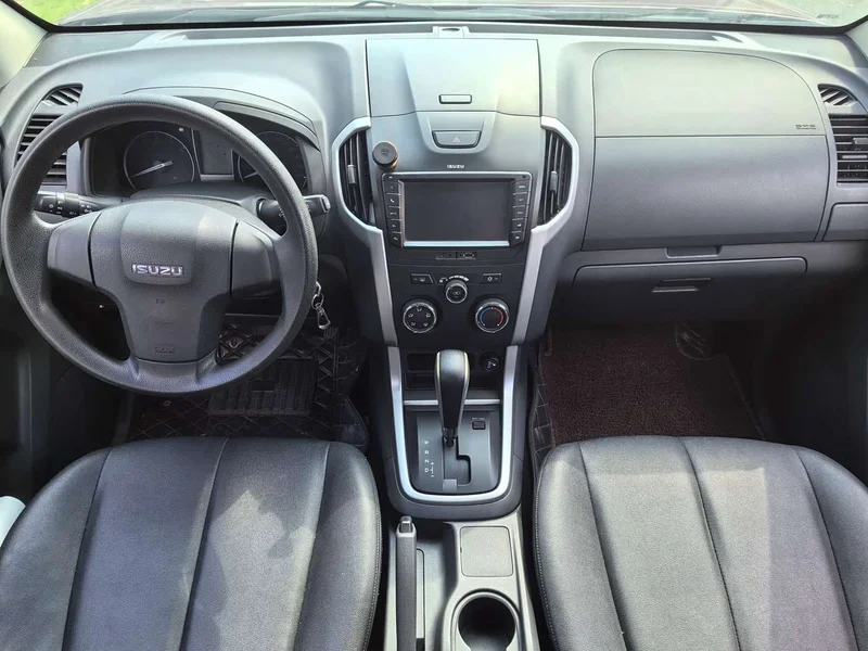 Isuzu D-MAX — фото 9