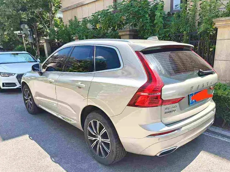 Volvo XC60 — фото 4