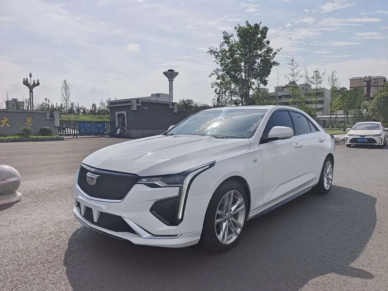 Cadillac CT4 — фото 2