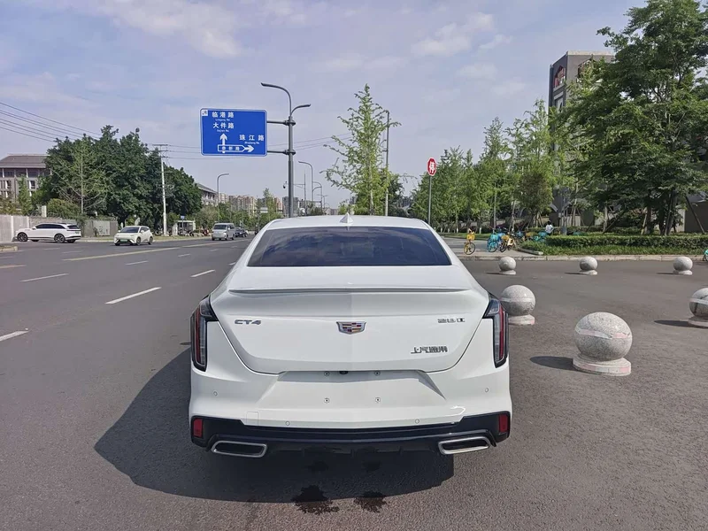 Cadillac CT4 — фото 8