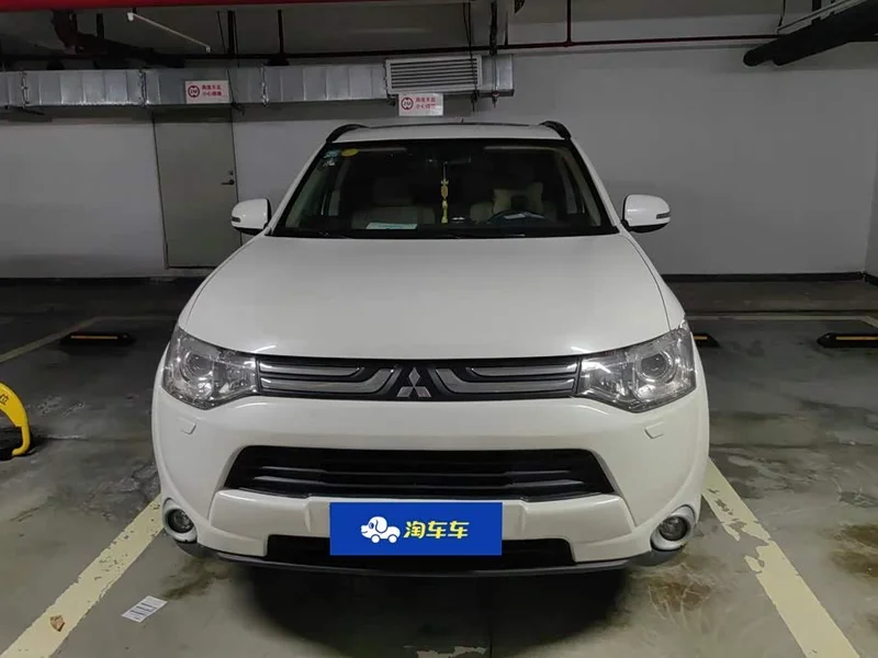Mitsubishi Outlander — фото 2