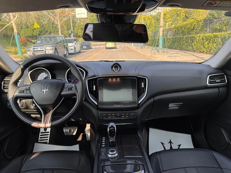 Maserati Ghibli — фото 17