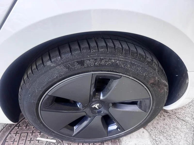 Tesla Model 3 — фото 12