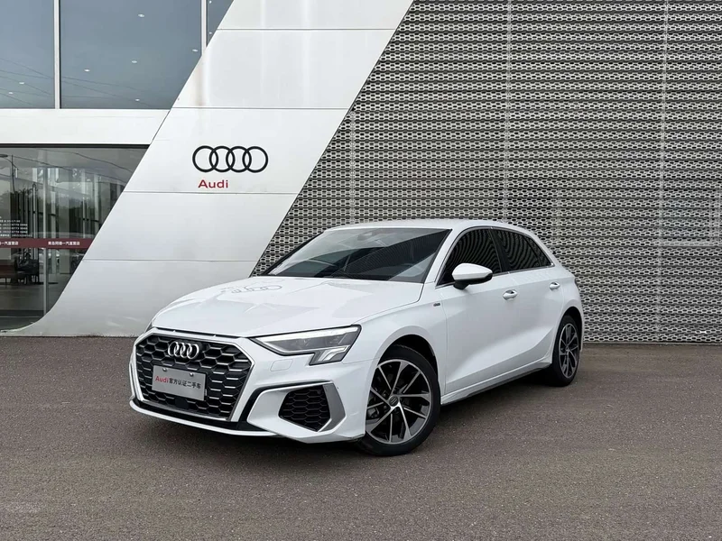 Audi A3 — фото 1