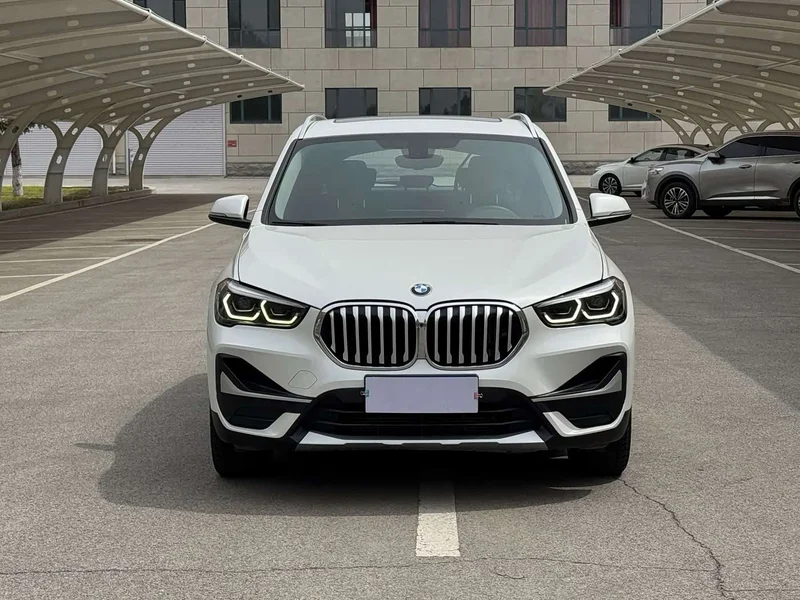 BMW X1 — фото 1