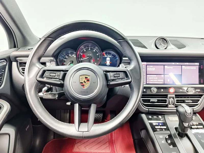 Porsche Macan — фото 10