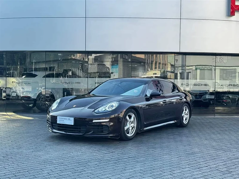 Porsche Panamera — фото 1