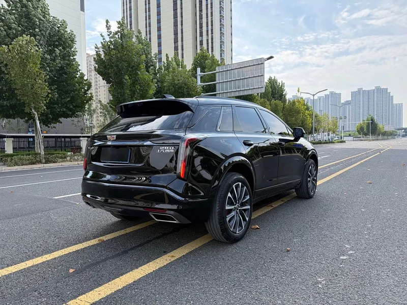 Cadillac XT5 — фото 11
