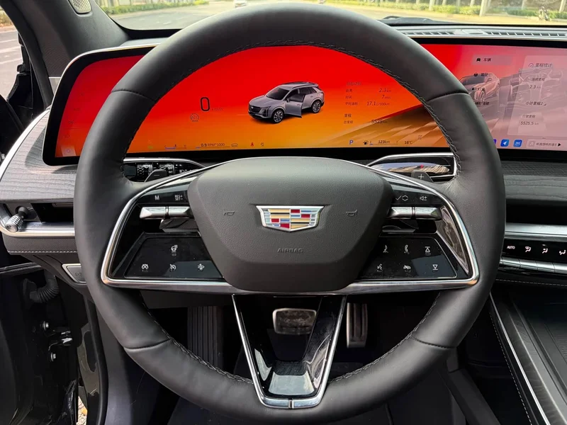 Cadillac XT5 — фото 6