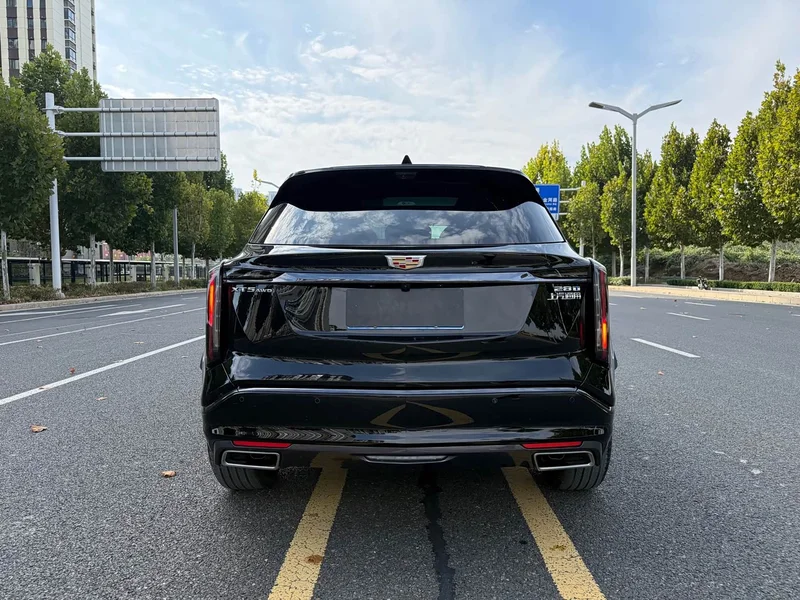 Cadillac XT5 — фото 10